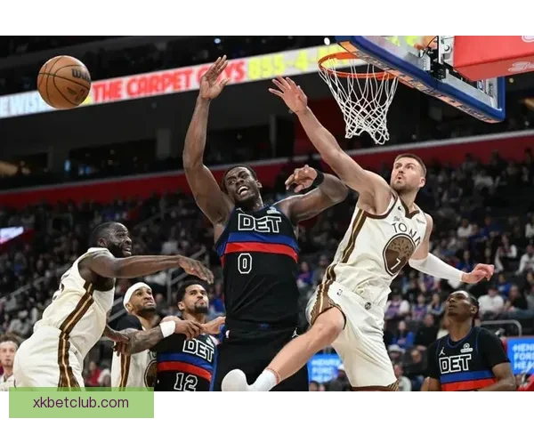 东部首队活塞提前12场锁定季后赛名额 坎宁安缺阵仍以7胜2负展现强大实力 东部首队活塞提前12场锁定季后赛名额 坎宁安缺阵仍以7胜2负展现强大实力